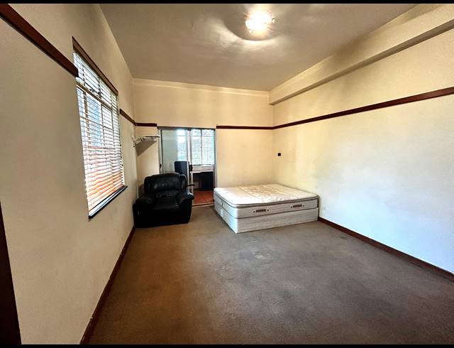 2 BEDROOM APARTMENT FOR SALE IN HOUGHTON ESTATE